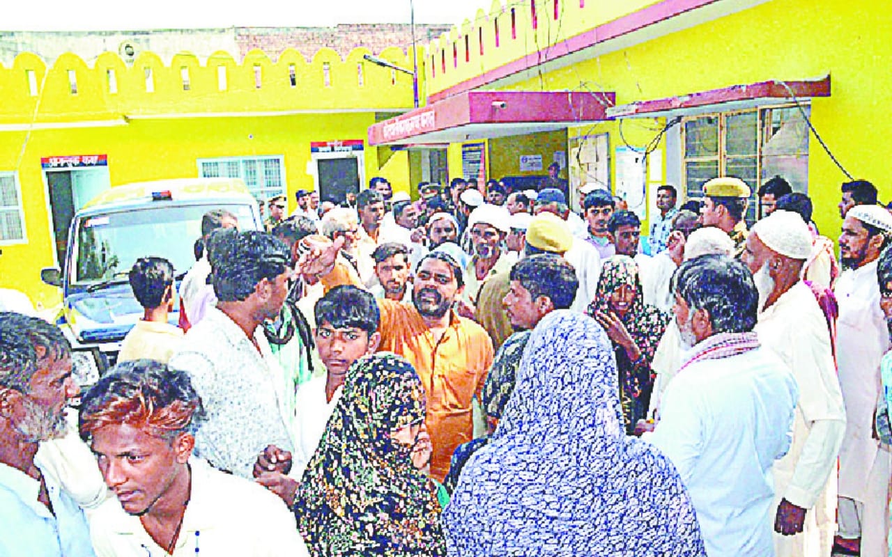 Woman murdered in baghpat for sake of dowry police field case againest five