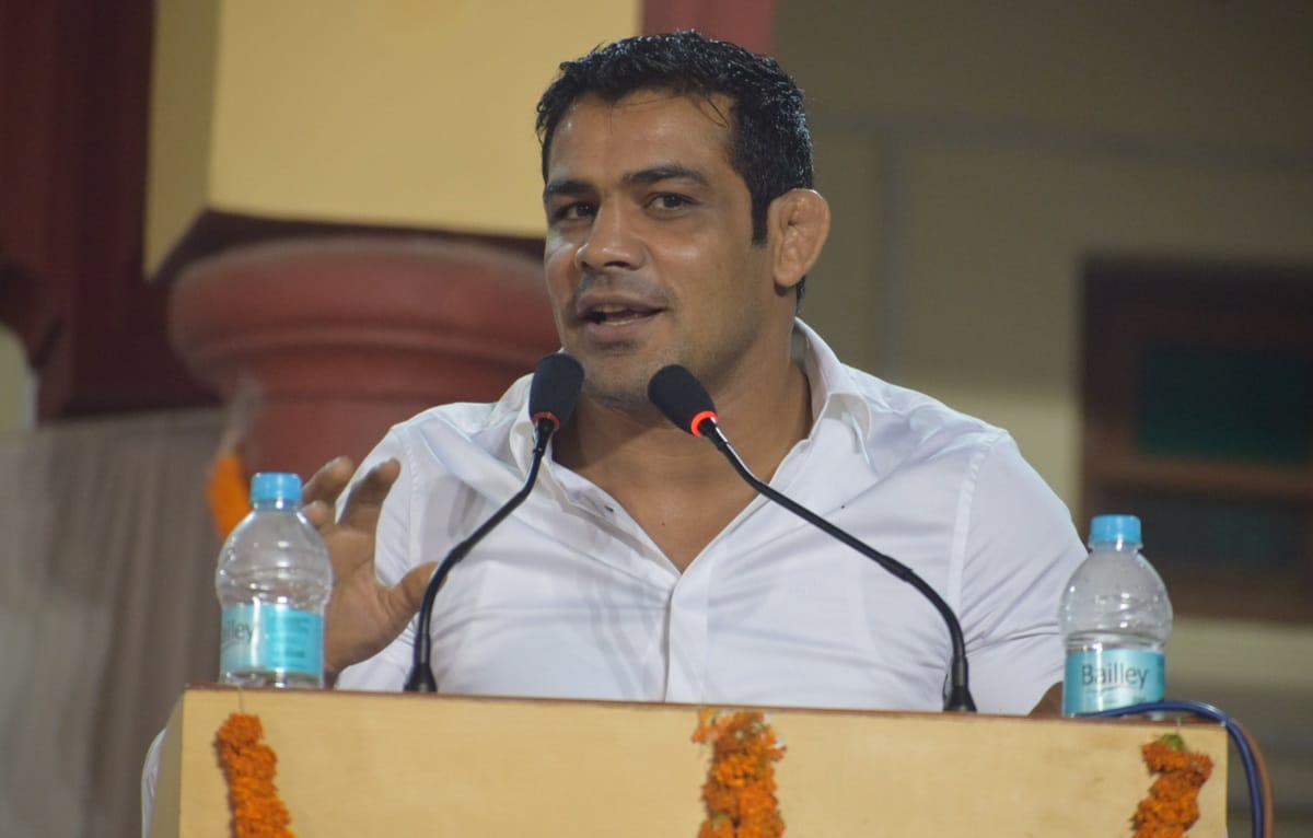 Wrestler sushil kumar give tips to fight challenges