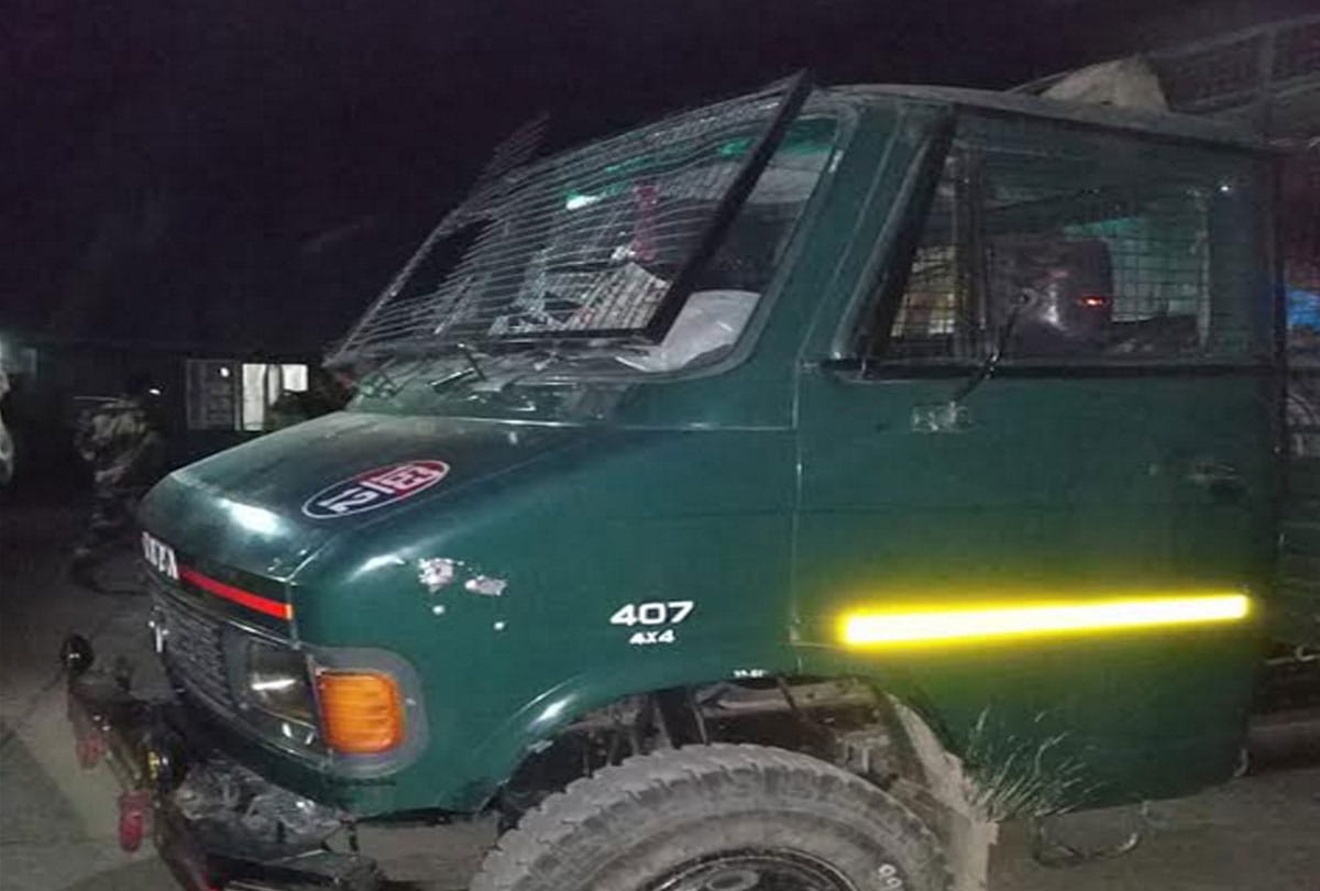 Terrorists attack BSF vehicle at Pantha Chowk on the outskirts of Srinagar city jawans injured