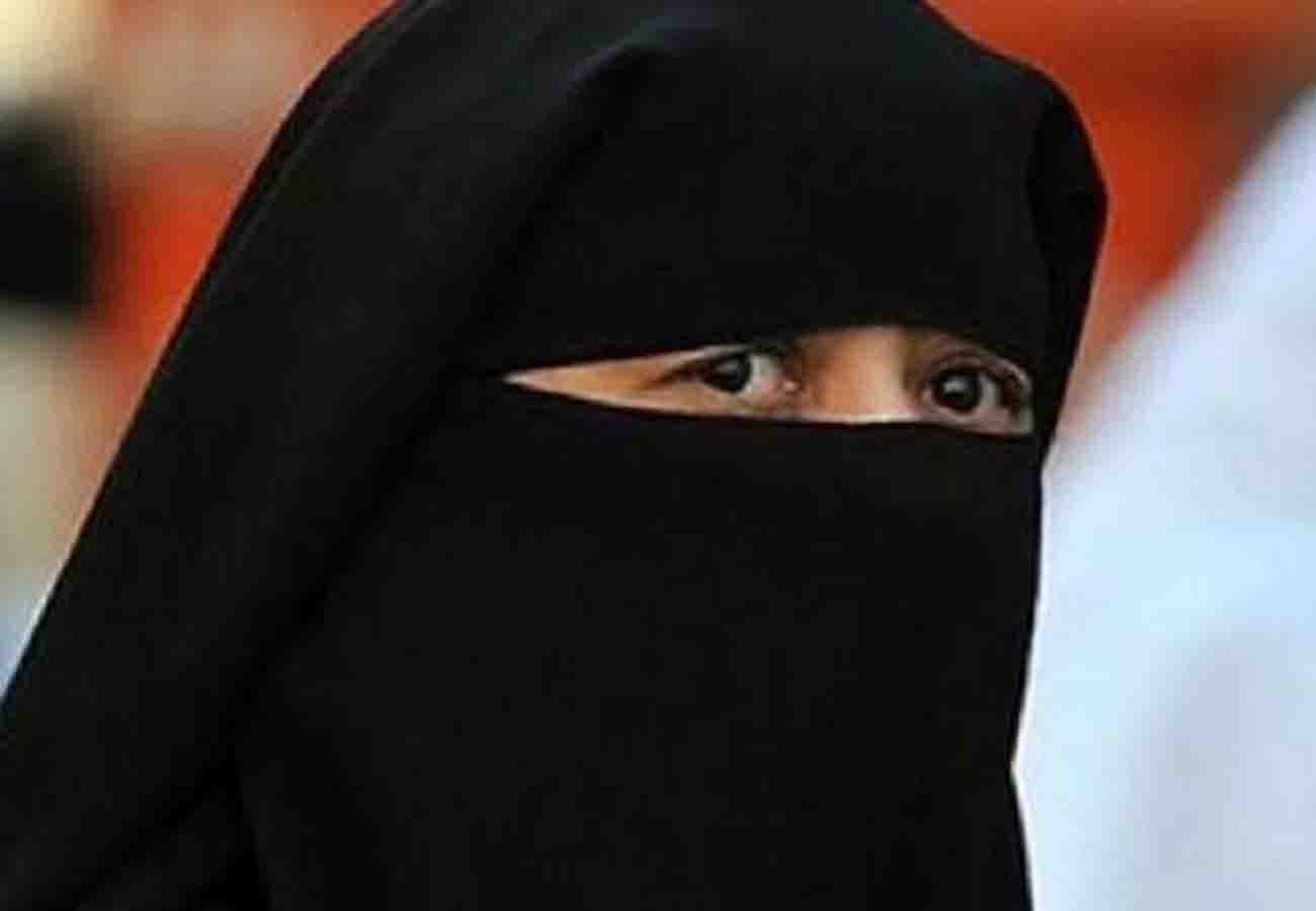 husband  divorce her wife on phone call