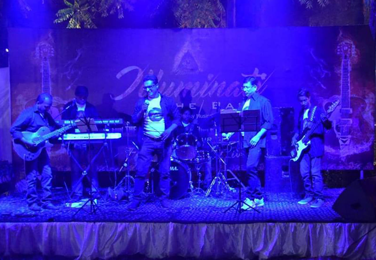 Illuminati rock band start in kanpur by Non professional singers