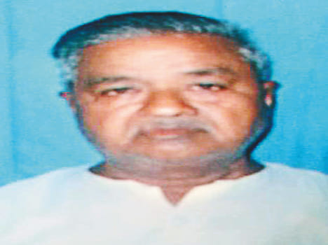 Bull threw the trader, death in farrukhabad