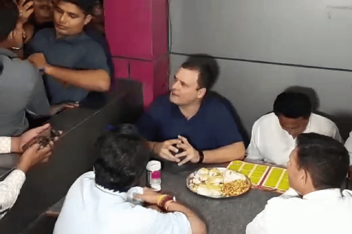 madhya pradesh assembly election 2018: Amit shah and rahul gandhi tastes local cuisine
