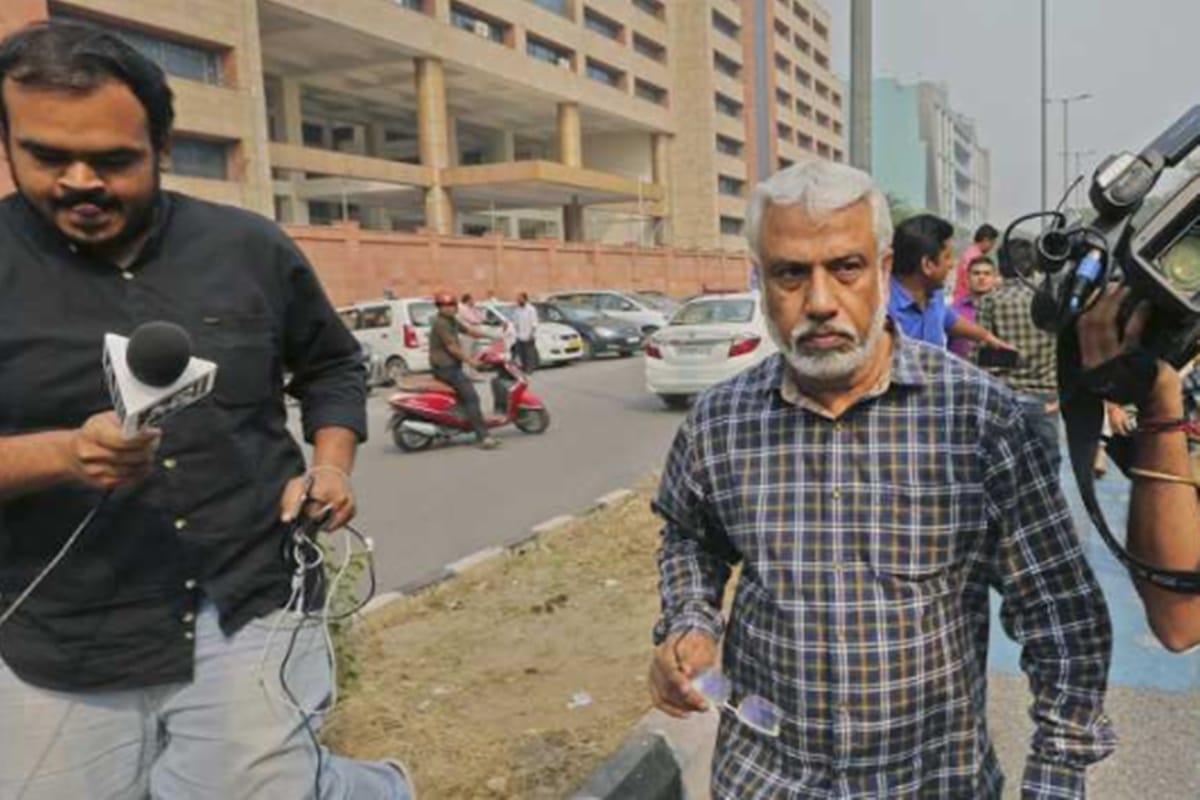 AK Bassi who was investigating Rakesh Asthana case moved Supreme Court challenging his transfer
