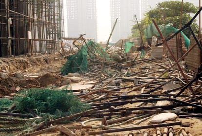 Accident in ATS Project in Noida , wall collapsing on shuttering, 2 workers dies