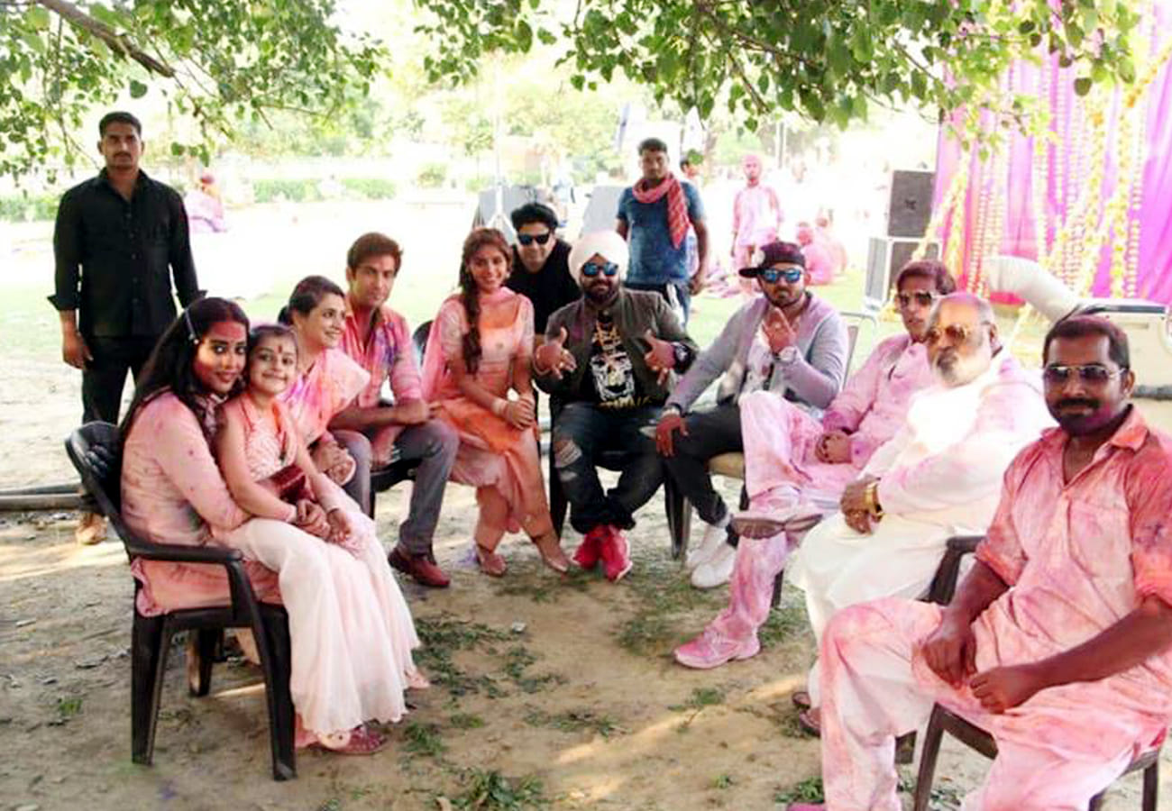 Shooting of film Family of Thakurganj in kanpur