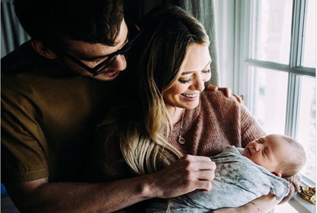 Hilary Duff welcomes baby girl with bf Matthew Koma