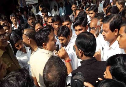 lawyers started strike in auraiya