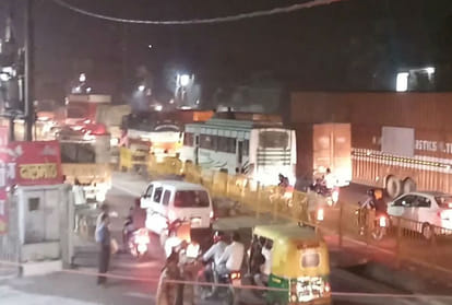 the bridge under construction broke in agra