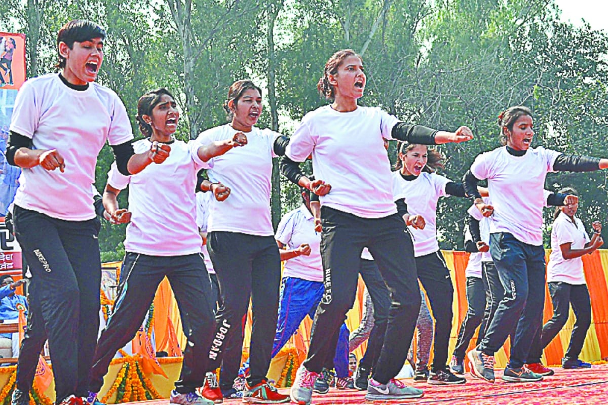 ABVP trained meerut daughters for self defense training in ccsu