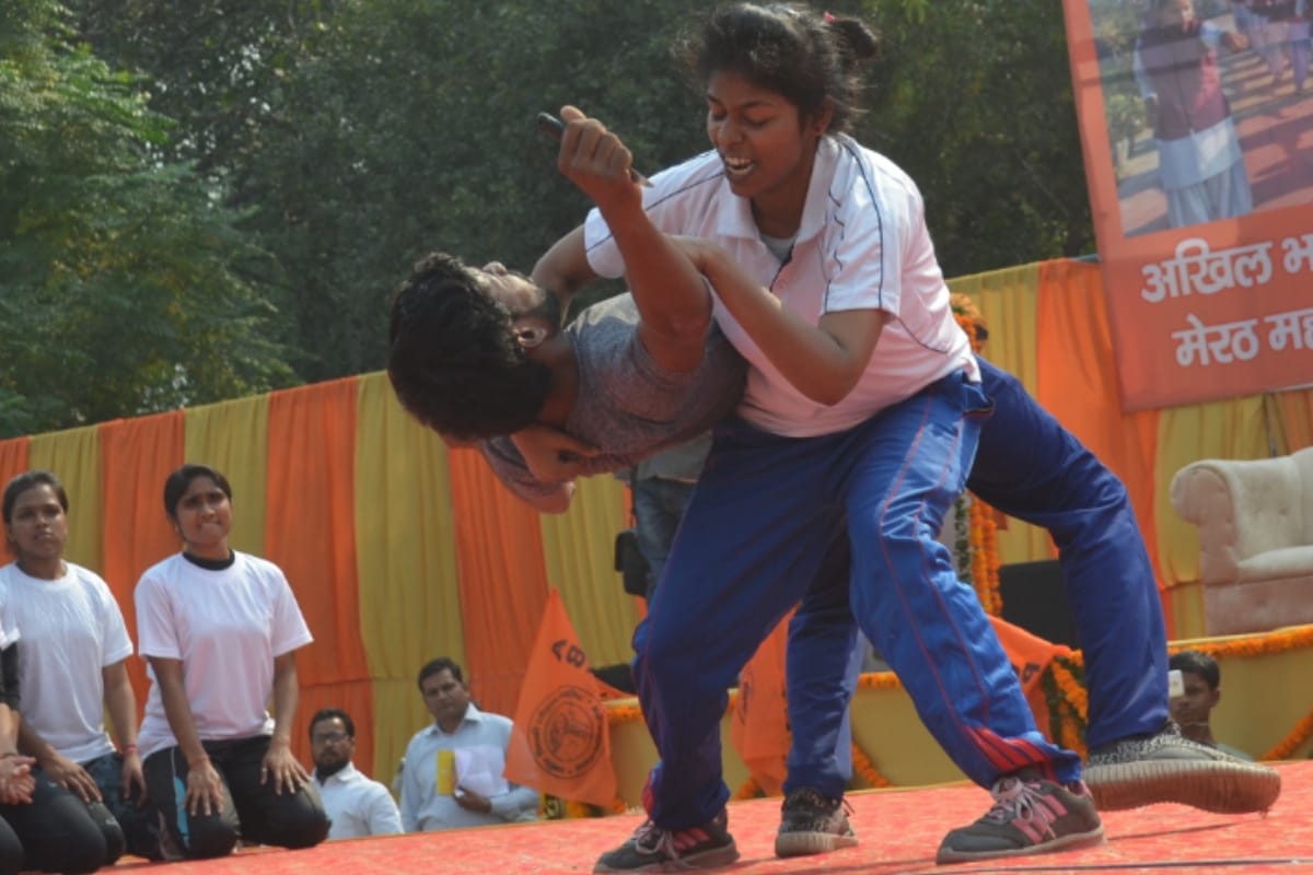 ABVP trained meerut daughters for self defense training in ccsu