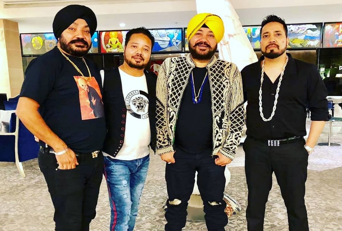 DALER MEHNDI'S DAUGHTER GETS ENGAGED TO HANS RAJ HANS' SON | Daler Mehndi  