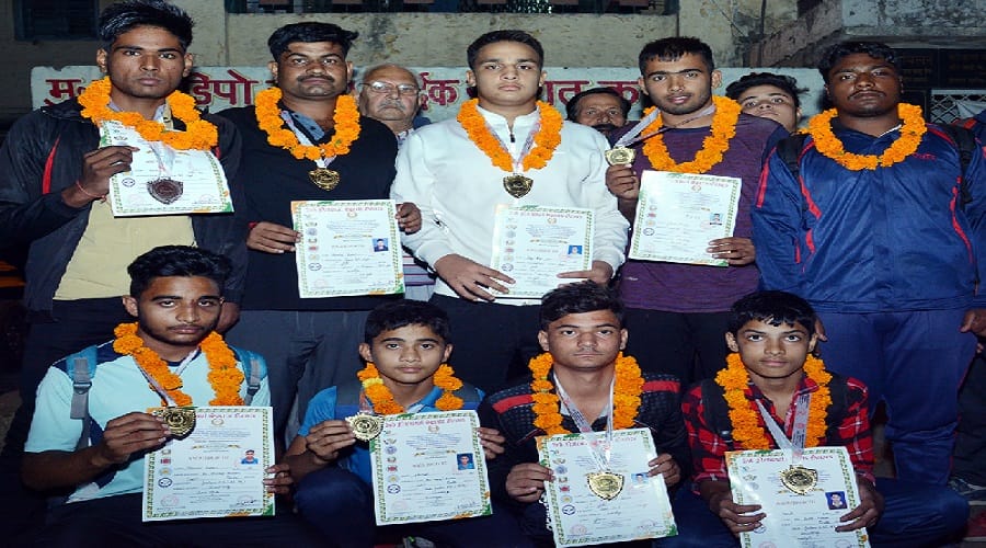 Muzaffarnagar news 9 wrestlers win gold in National Wrestling