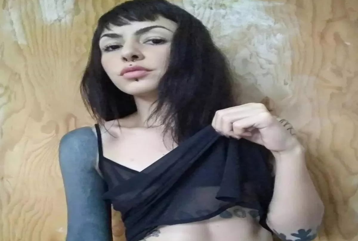 Mexican women removes her belly button and gifted to her boyfriend