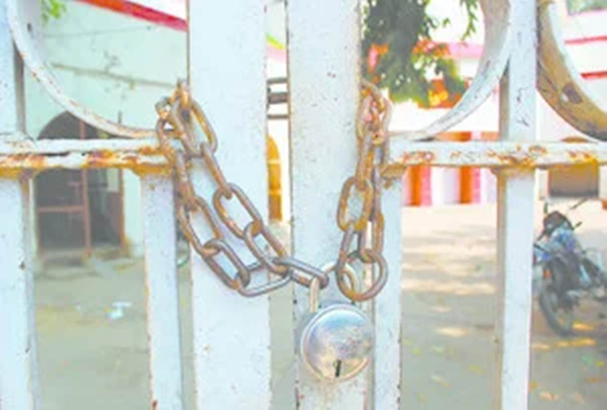Postmen strike in Prayagraj, closed 550 post offices