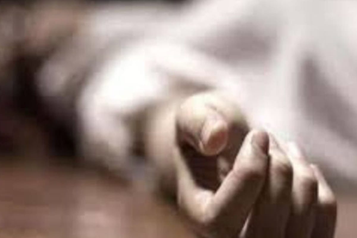 Marathi Tv actress Pradnya Parkar commits suicide and kills 17 year old daughter