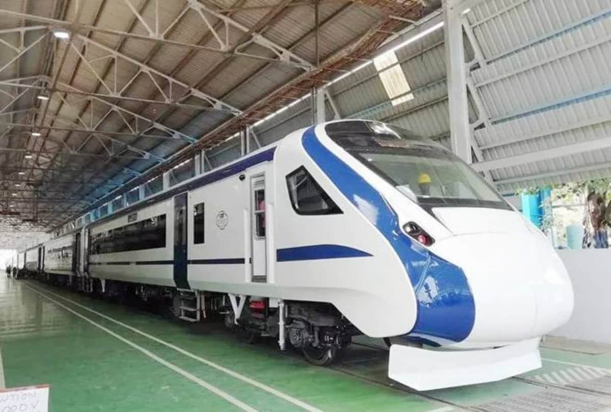 India first Without engine train
