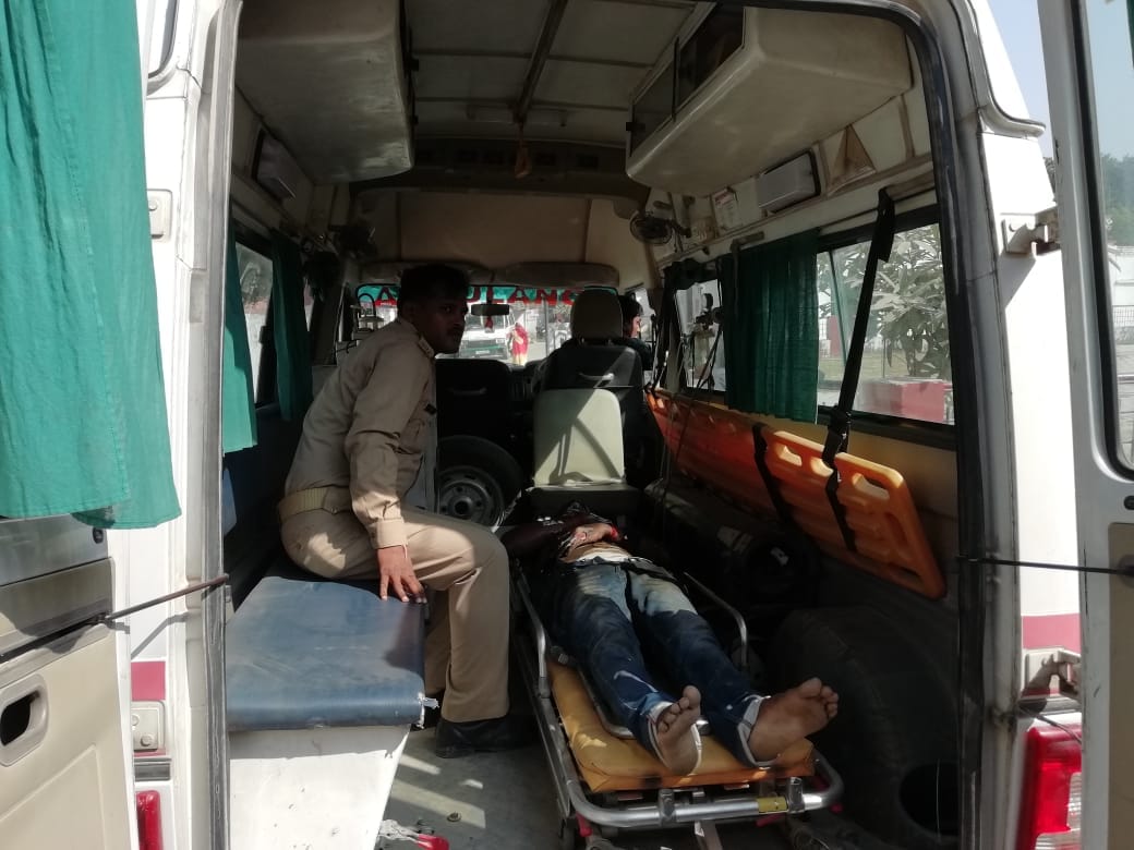 Husband killed his wife by knife attack when she is going coaching