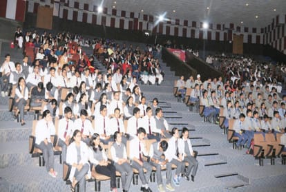 amar ujala samvad print media and social media credibility
