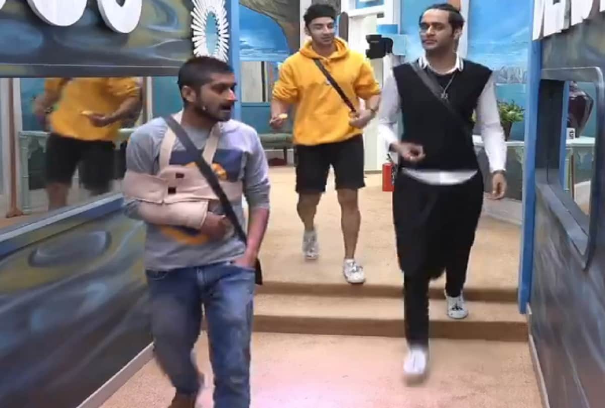 bigg boss 12 vikas gupta making somi and deepak close
