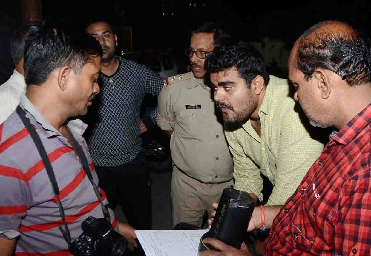 Attack on teacher in kanpur