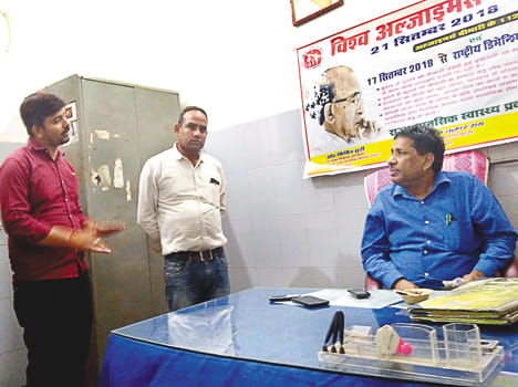 gairahaajir chikitsakon ka vetan rokane ka aadesh