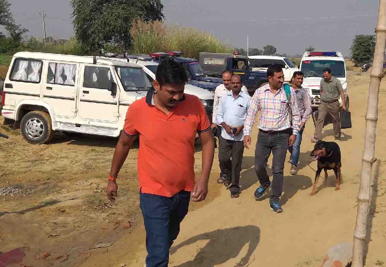 Tractor looted by killing Watchman in farrukhabad