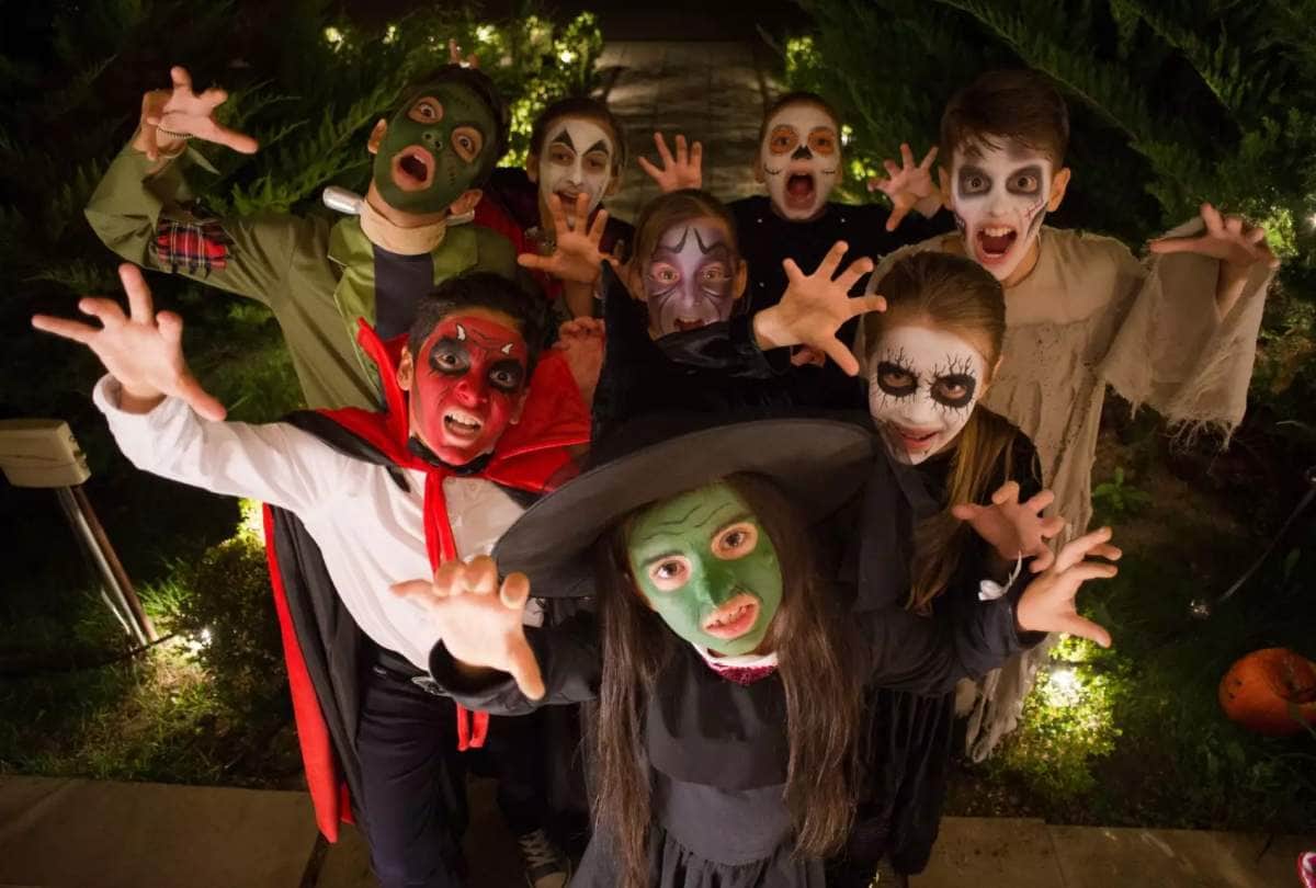 why wear ghosts dress what is foreign halloween festival