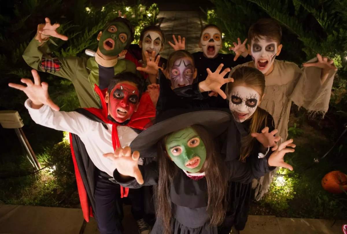 why wear ghosts dress what is foreign halloween festival