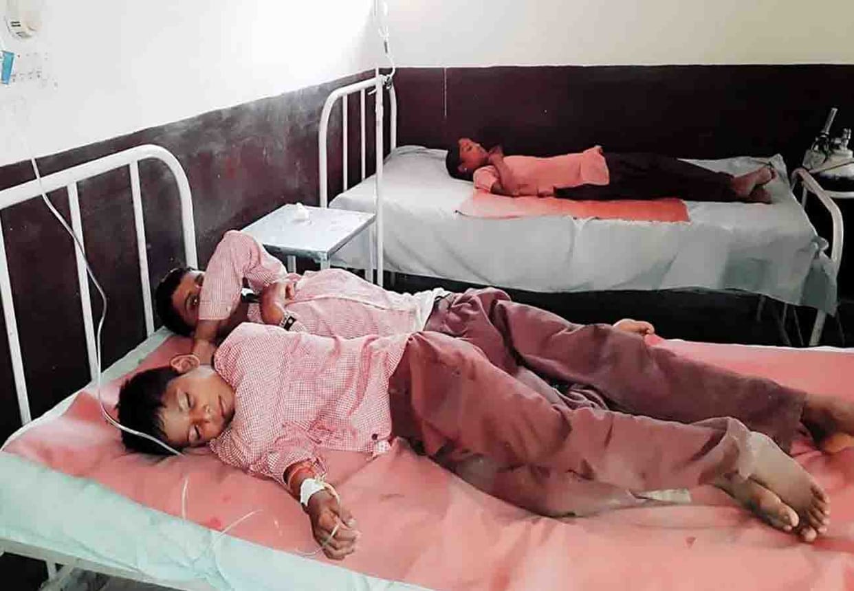 poisonous rice served in mid day meal in hardoi, 27 children are in critical condition
