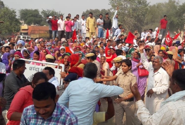 striking workers of Government departments salary cut by Government