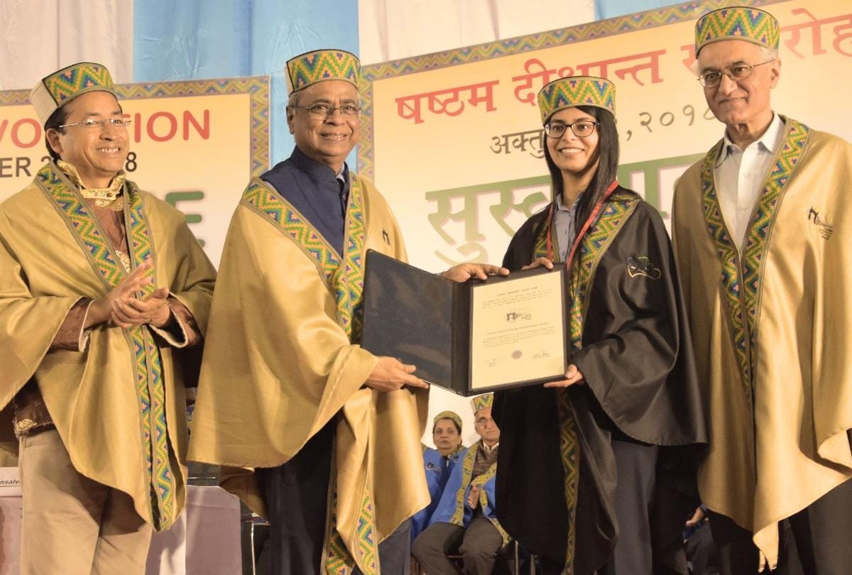 convocation ceremony in IIT mandi in traditional dress