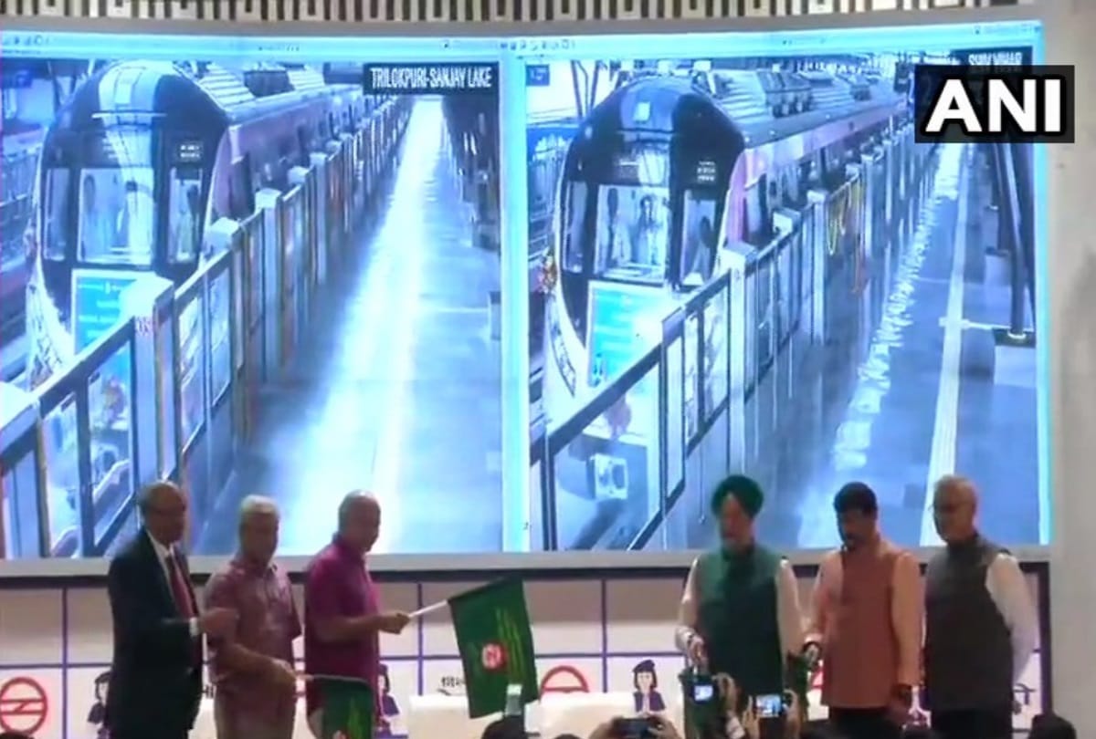 Shiv Vihar-Trilokpuri section of Metro Pink Line flagged off by Hardeep puri and Manish Sisodia
