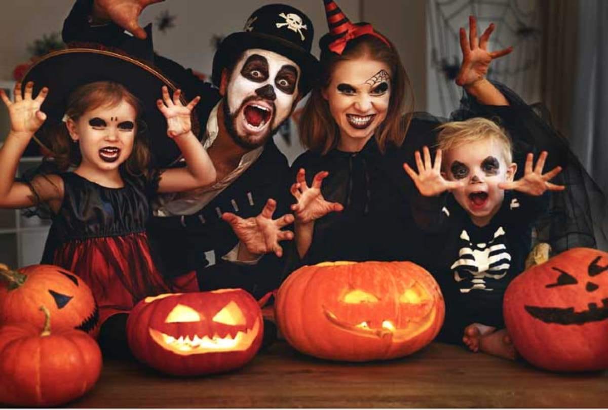 why wear ghosts dress what is foreign halloween festival