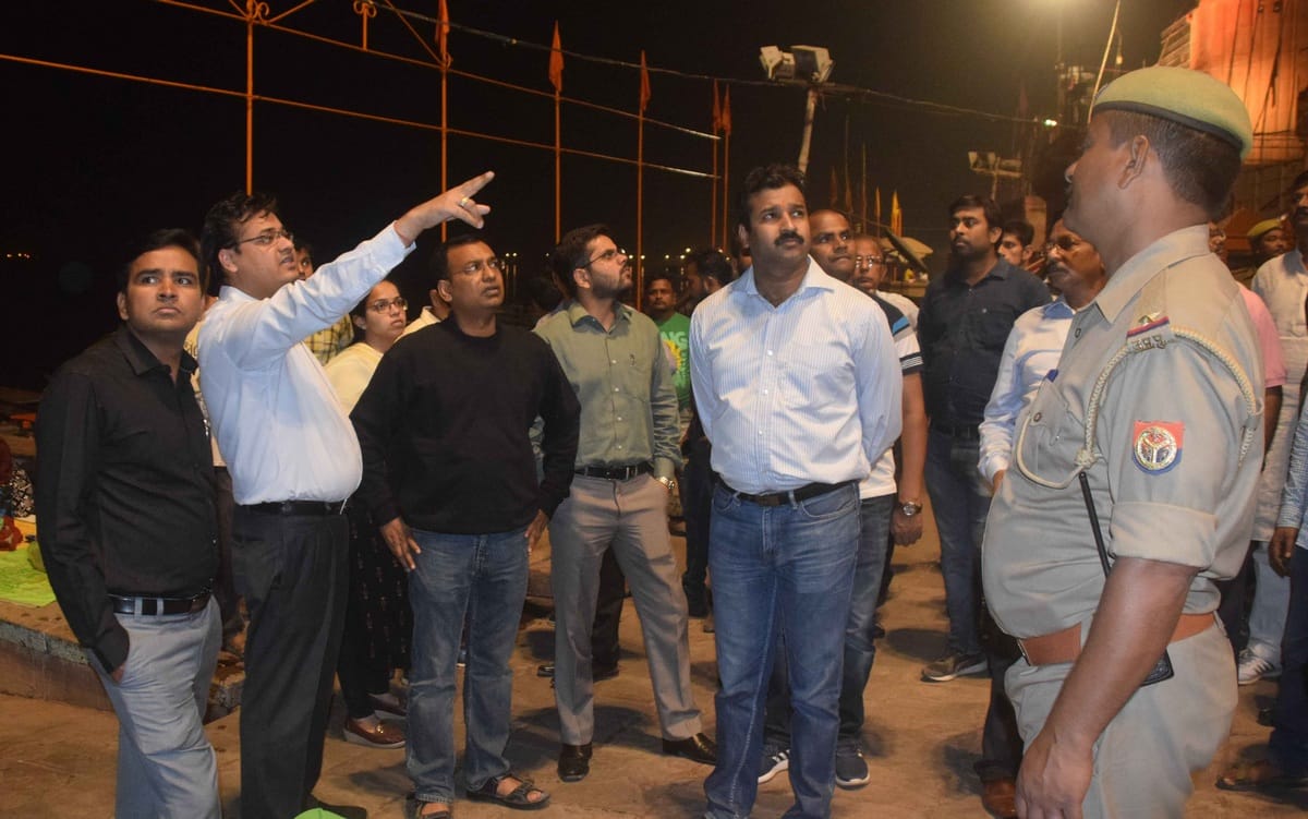 Commissioner with DM and SSP know about development and cleanliness in varanasi at night
