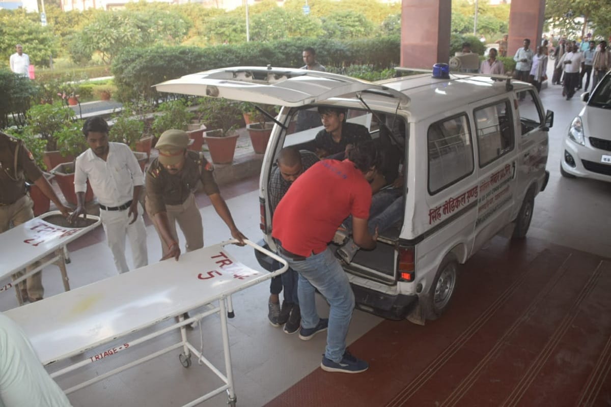 varanasi mall shoot out Cm yogi threaten earlier before
