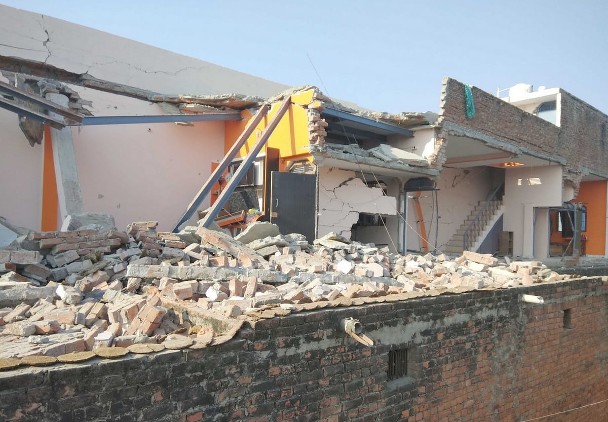 Blast in house at bhadohi two injured