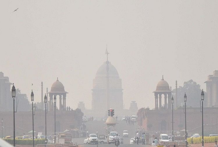 Delhi : राजधानी में आज से खराब हो सकती है वायु गुणवत्ता, कम हुई हवा की रफ्तार, AQI 200 के पार जाने की आशंका