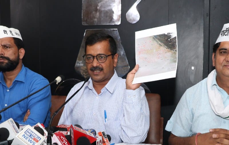 Delhi Chief Minister Arvind Kejriwal reached in Chandigarh