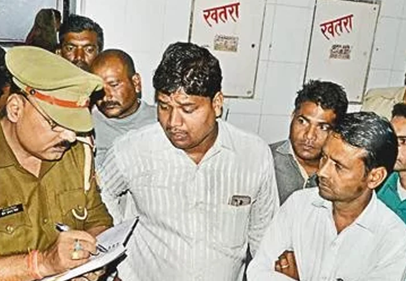 ABVP activists carried jam the Hamirpur highway