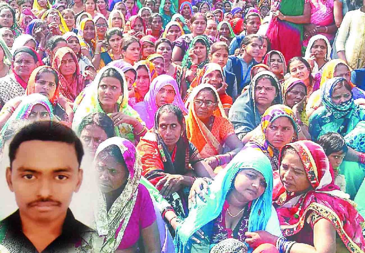 Waiting hours for the cremation funeral of soldier