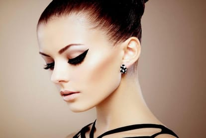 Different face shapes need different makeup