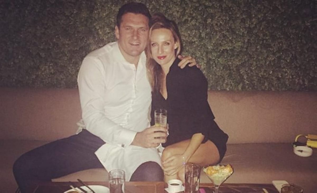 former south africa captain graeme smith engages to his girlfriend romy lanfranchi