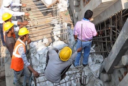 four problem related from traffic and transportation in agra