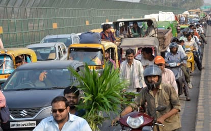 four problem related from traffic and transportation in agra