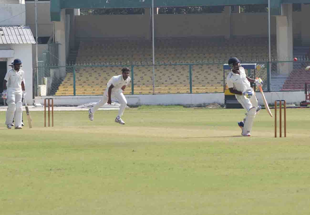 Ranji Trophy match in greenpark kanpur