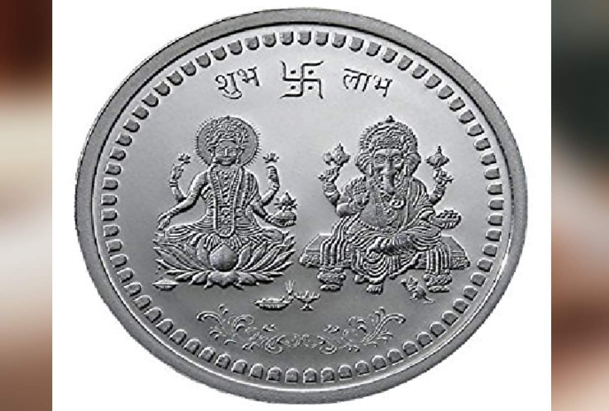 what to put on womens wallet to increase money