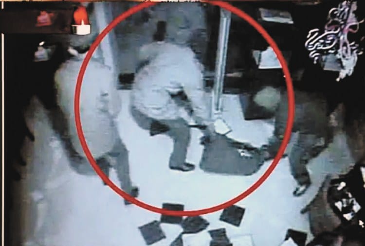 India's Biggest Loot of 20 crore in Tanishq Showroom in Manimajra of Chandigarh