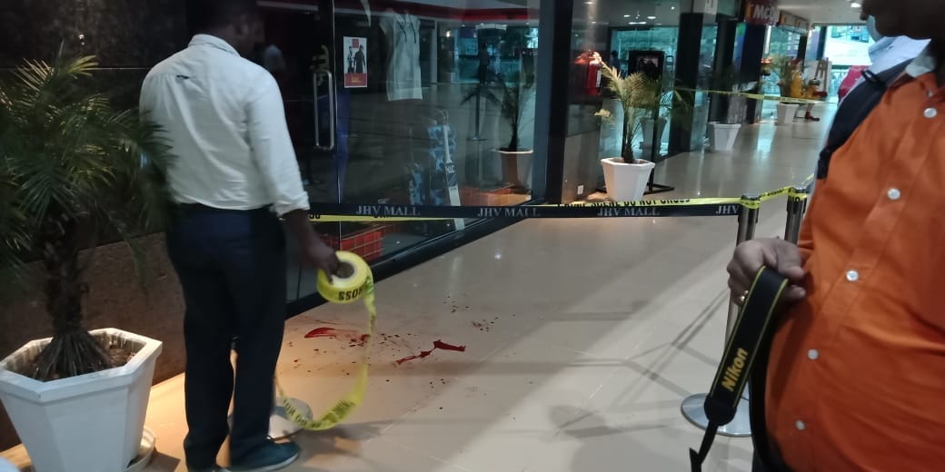 Varanasi JHV mall firing and shoot out photo telling story