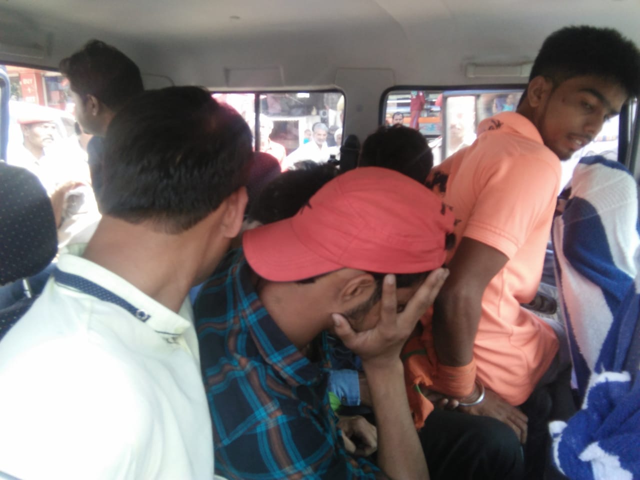 Sex racket exposed in mau police arrest many people